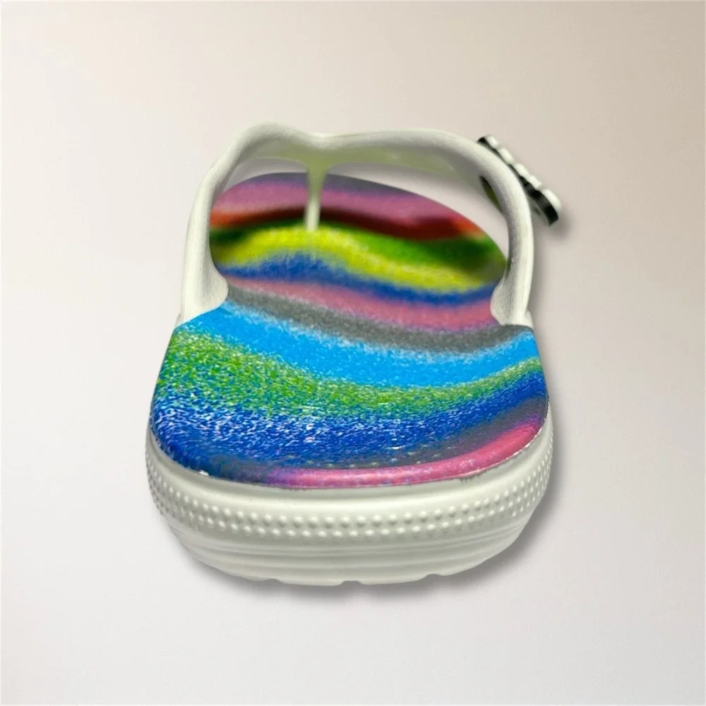 NWT Crocs Classic Flip Rainbow White Spray Tie Dye Sandals Men's 6 Beach Travel